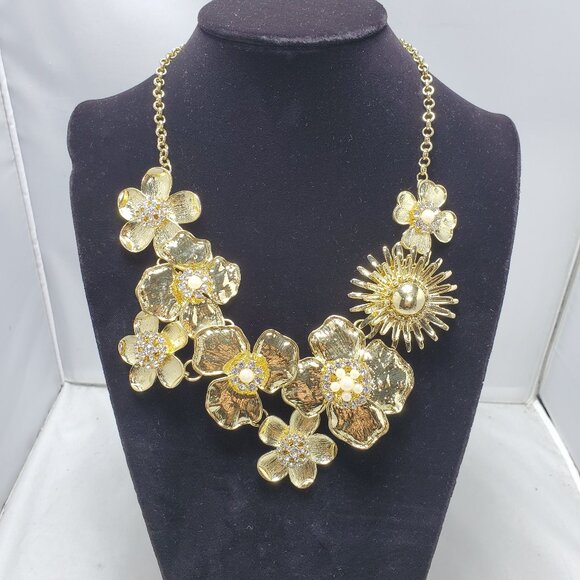 Vetta Gold Floral Statement Necklace - Picture 1 of 8